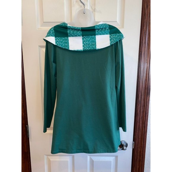 New Ladies Holiday Asymmetrical Button Front Top Size Medium - Picture 2 of 6